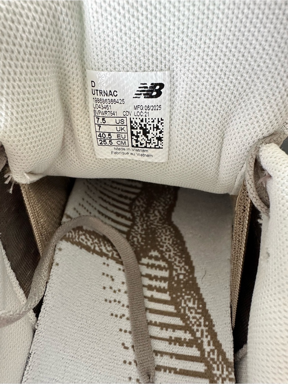 New Balance Unisex Fresh Foam X Running UTRNAC Beige Neutral Women’s size 9 - Picture 6 of 6